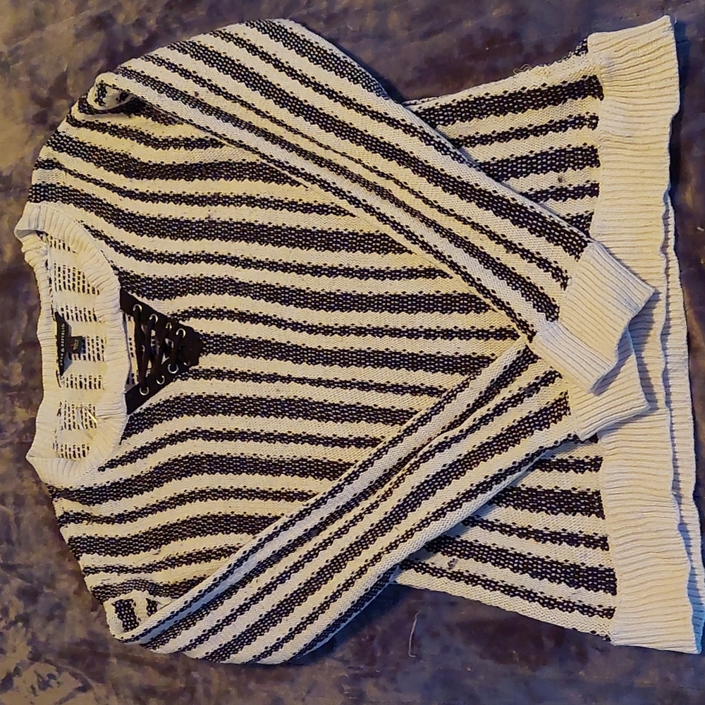 Large Rock & Republic Sweater